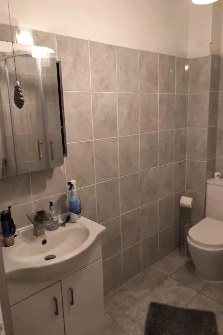 Stylish And Spacious Flat Hove